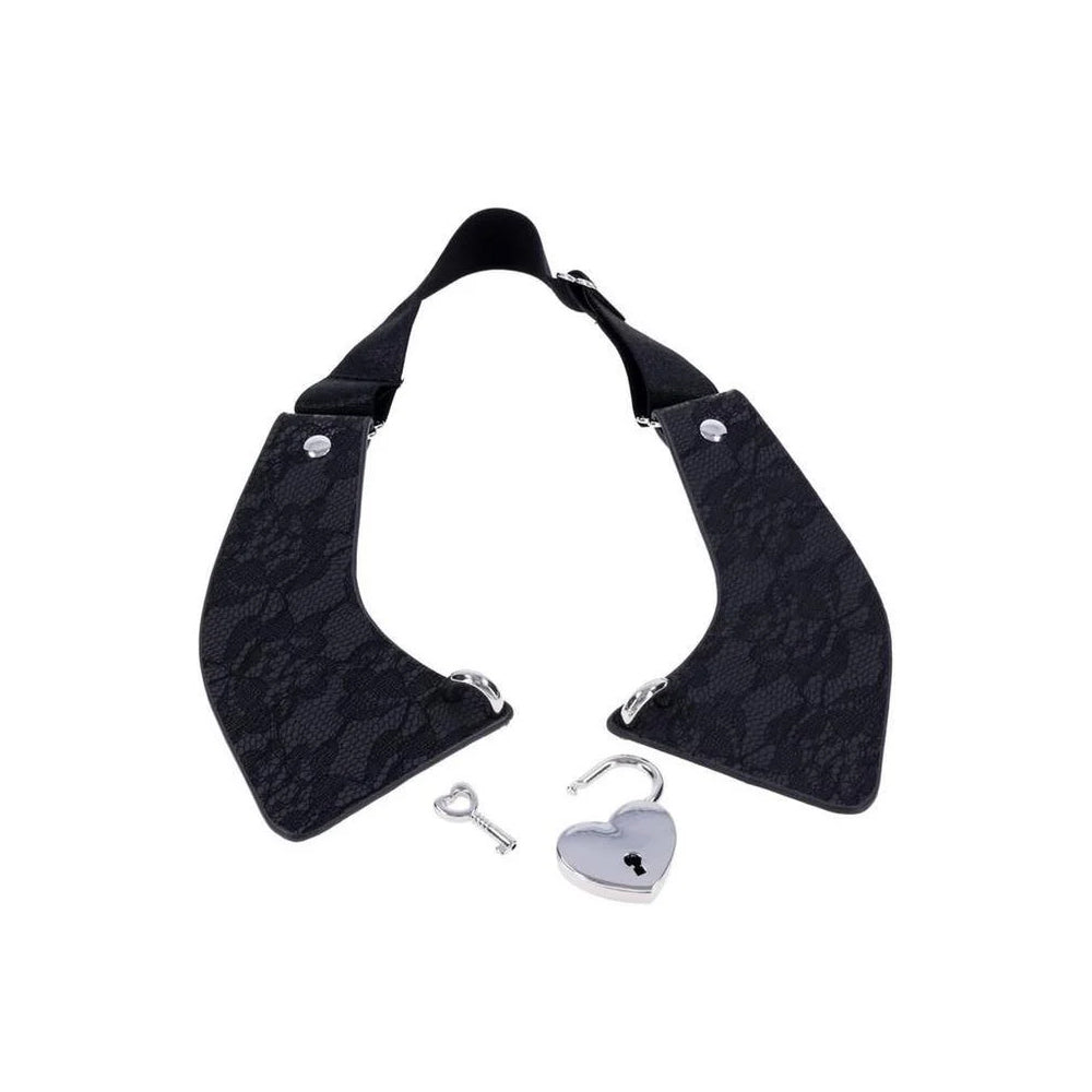S&M Heartbound Lace Day Collar